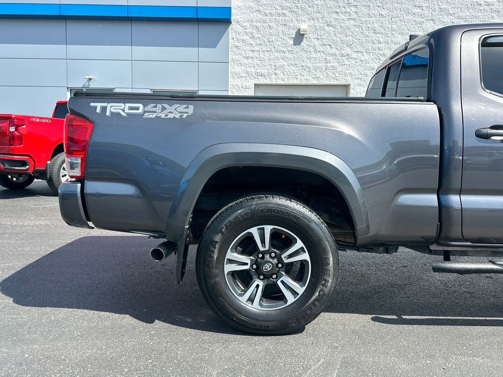 Used 2016 Toyota Tacoma TRD Sport w/ Towing Package AWD/4WD image 6