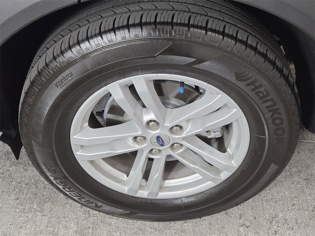 Used 2023 Ford Explorer XLT image 13