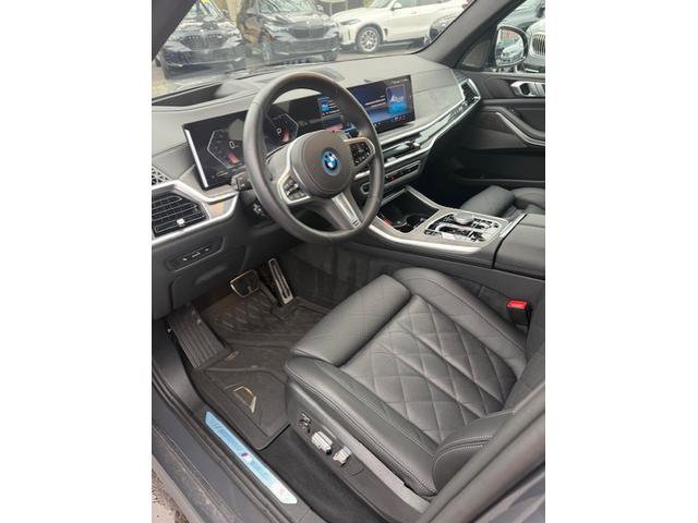 Used 2026 BMW X5 xDrive50e w/ M Sport Package image 7