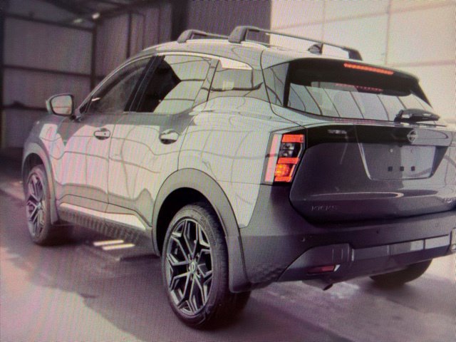 Used 2026 Nissan Kicks SR w/ SR Premium Package AWD/4WD image 9