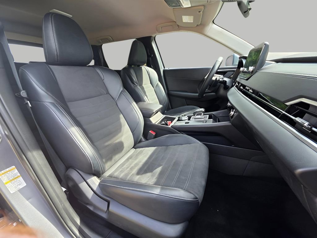 Used 2023 Mitsubishi Outlander SE image 18