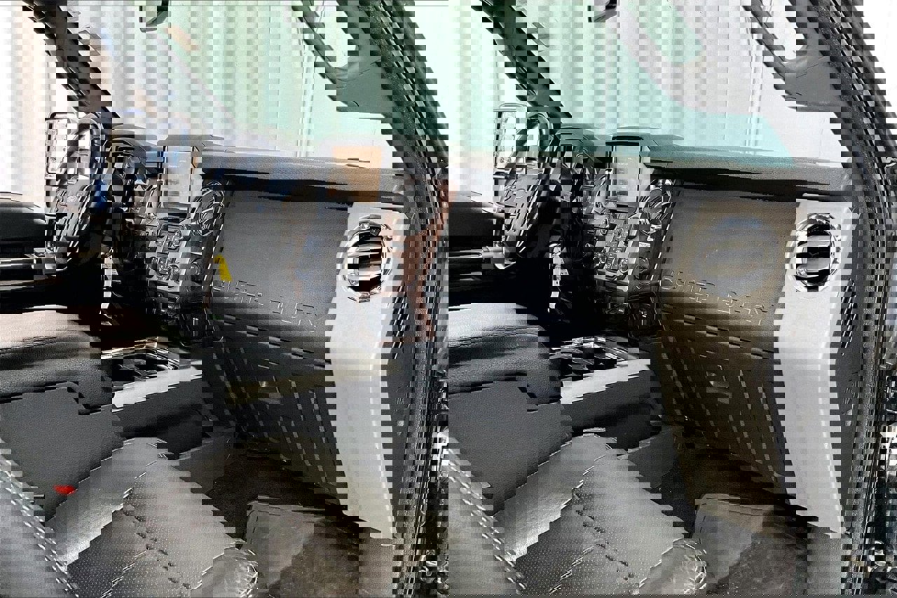 Used 2015 Ford F250 Lariat w/ Lariat Ultimate Package image 28