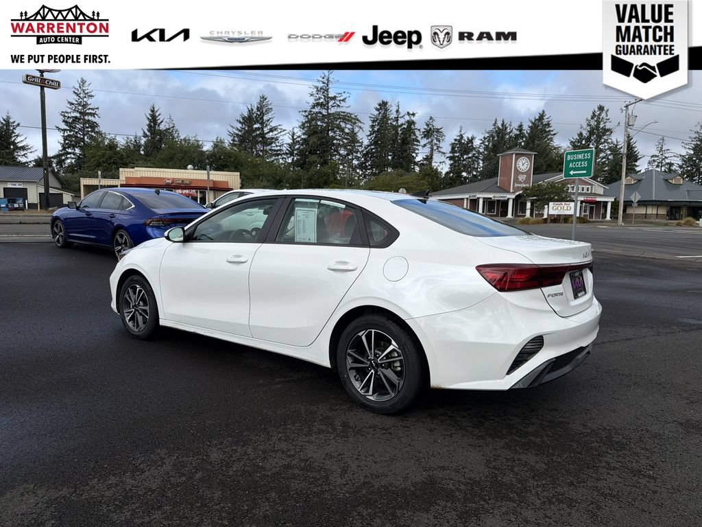 Used 2024 Kia Forte LXS FWD image 4