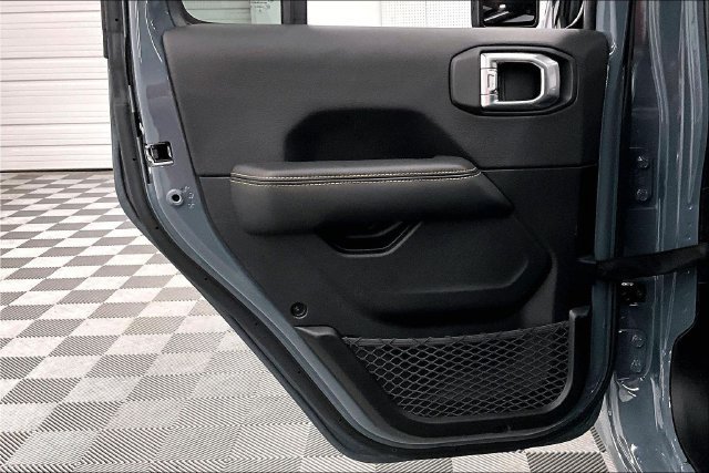Used 2026 Jeep Wrangler Unlimited Sahara AWD/4WD image 24