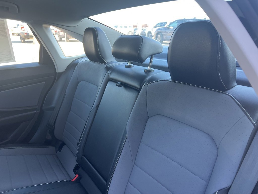 Used 2025 Volkswagen Jetta SE image 10