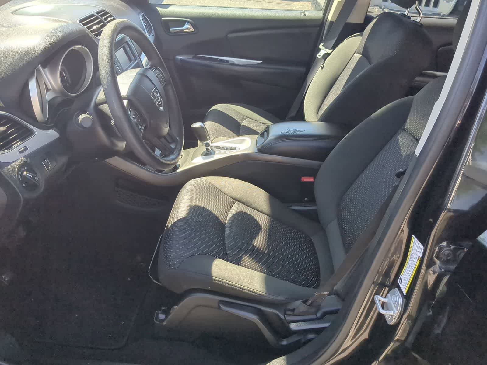 Used 2019 Dodge Journey SE FWD image 16