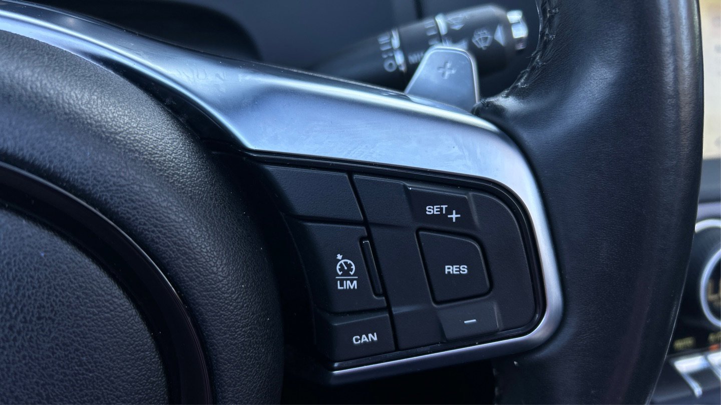 Used 2020 Jaguar F-TYPE Convertible image 29