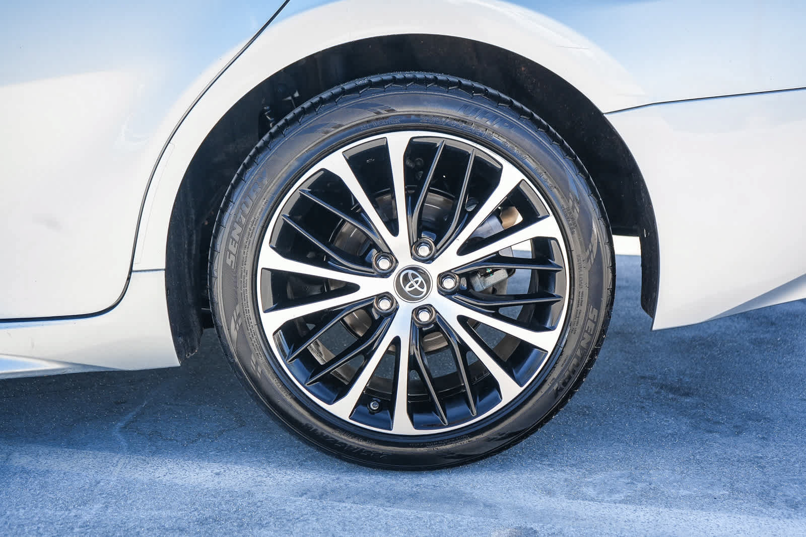Used 2018 Toyota Camry SE FWD image 11