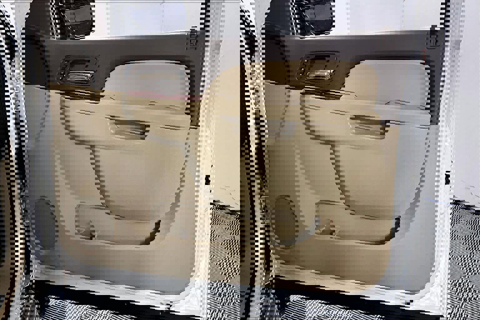 Used 2013 Chevrolet Tahoe LTZ image 21