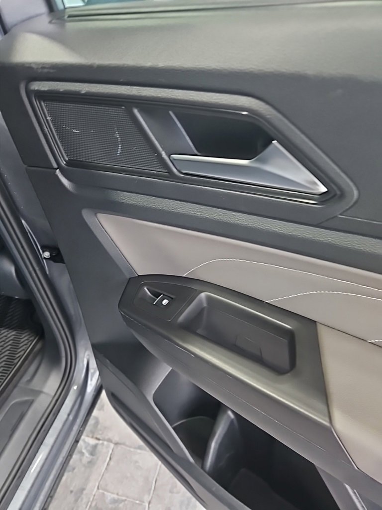 Used 2023 Volkswagen Atlas SE image 16