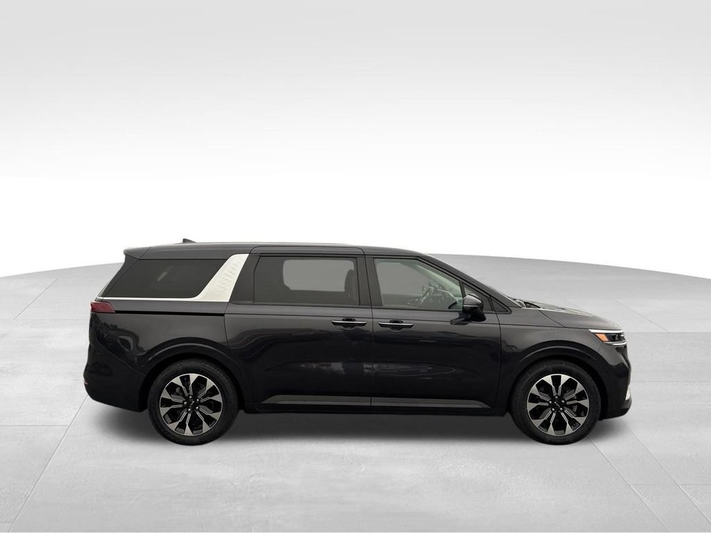 Certified 2024 Kia Carnival EX FWD image 6
