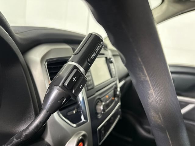 Used 2019 Nissan Titan SV image 20