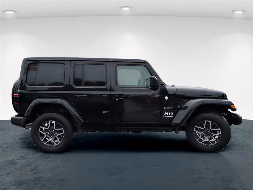 Used 2024 Jeep Wrangler Sahara image 22