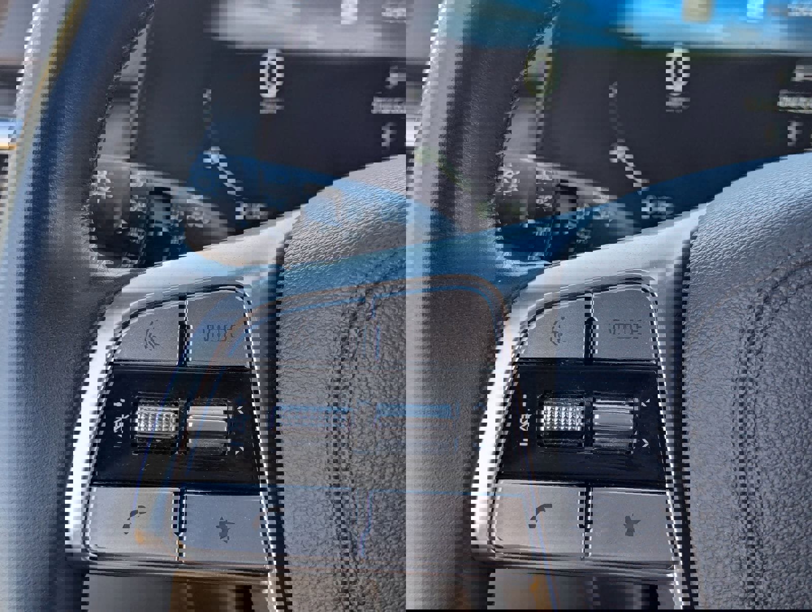 Used 2024 Kia Telluride SX w/ Towing Package image 29