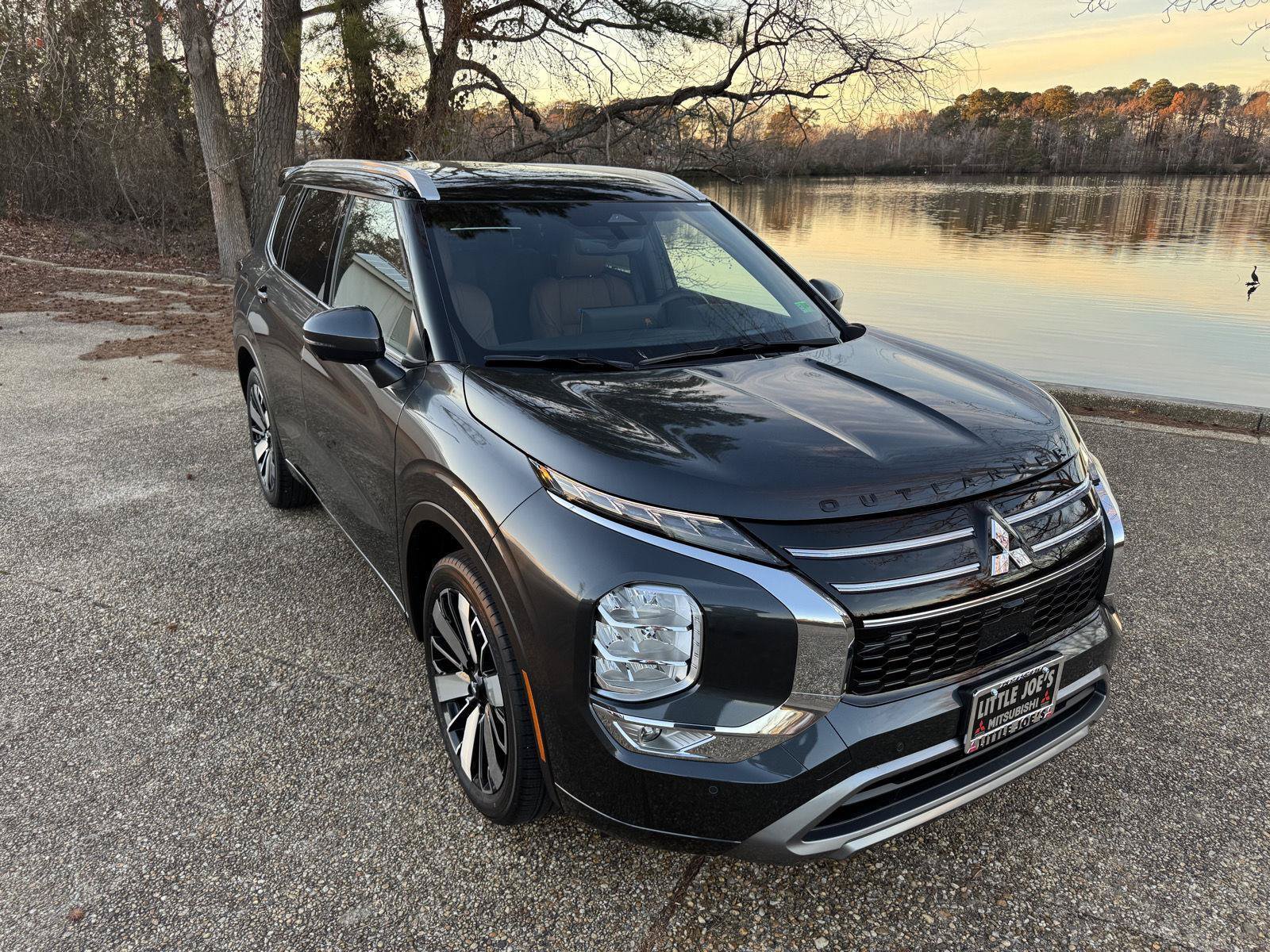 New 2026 Mitsubishi Outlander SEL FWD image 2