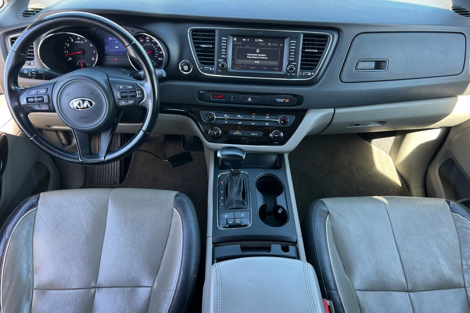 Used 2017 Kia Sedona LX w/ LX Essentials Premium Package image 10