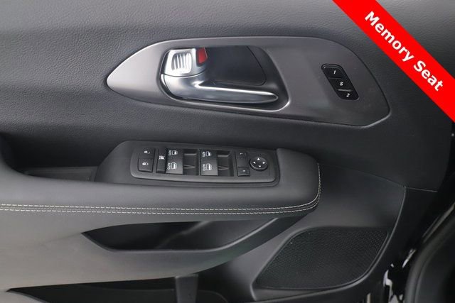 New 2026 Chrysler Pacifica Select image 19