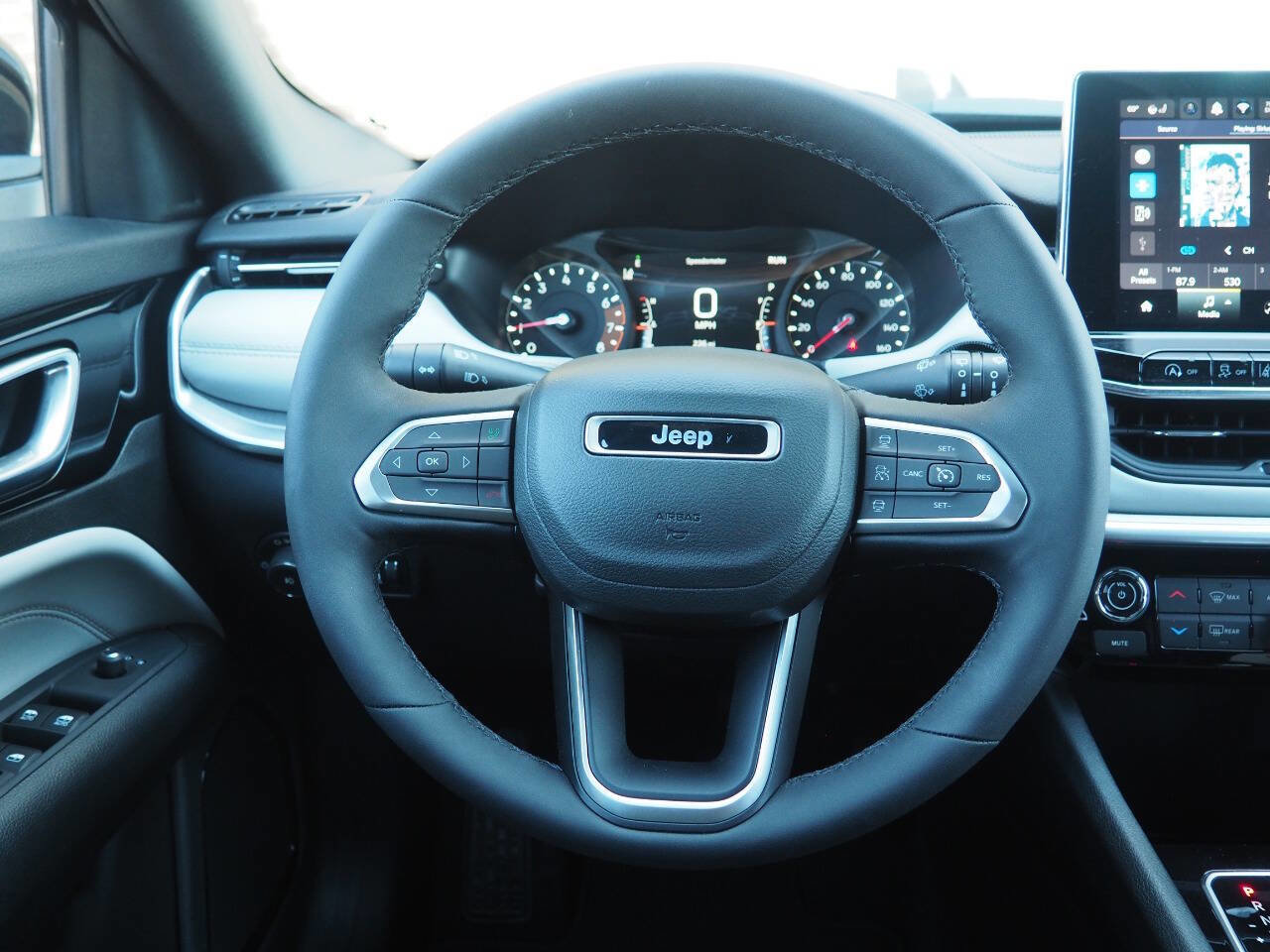 New 2025 Jeep Compass Limited image 20