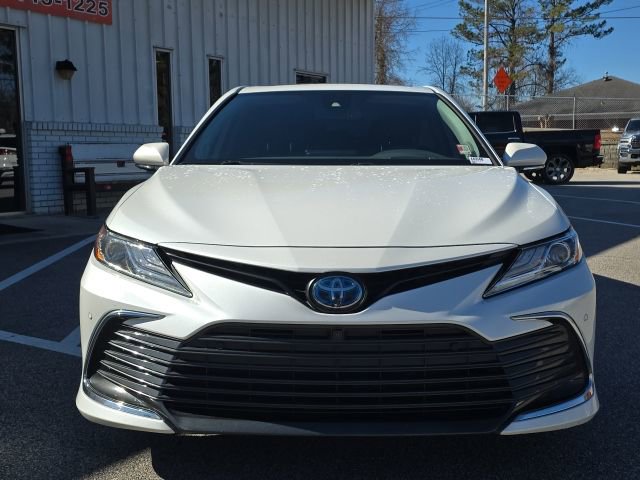 Used 2022 Toyota Camry XLE w/ Navigation Upgrade Package image 8