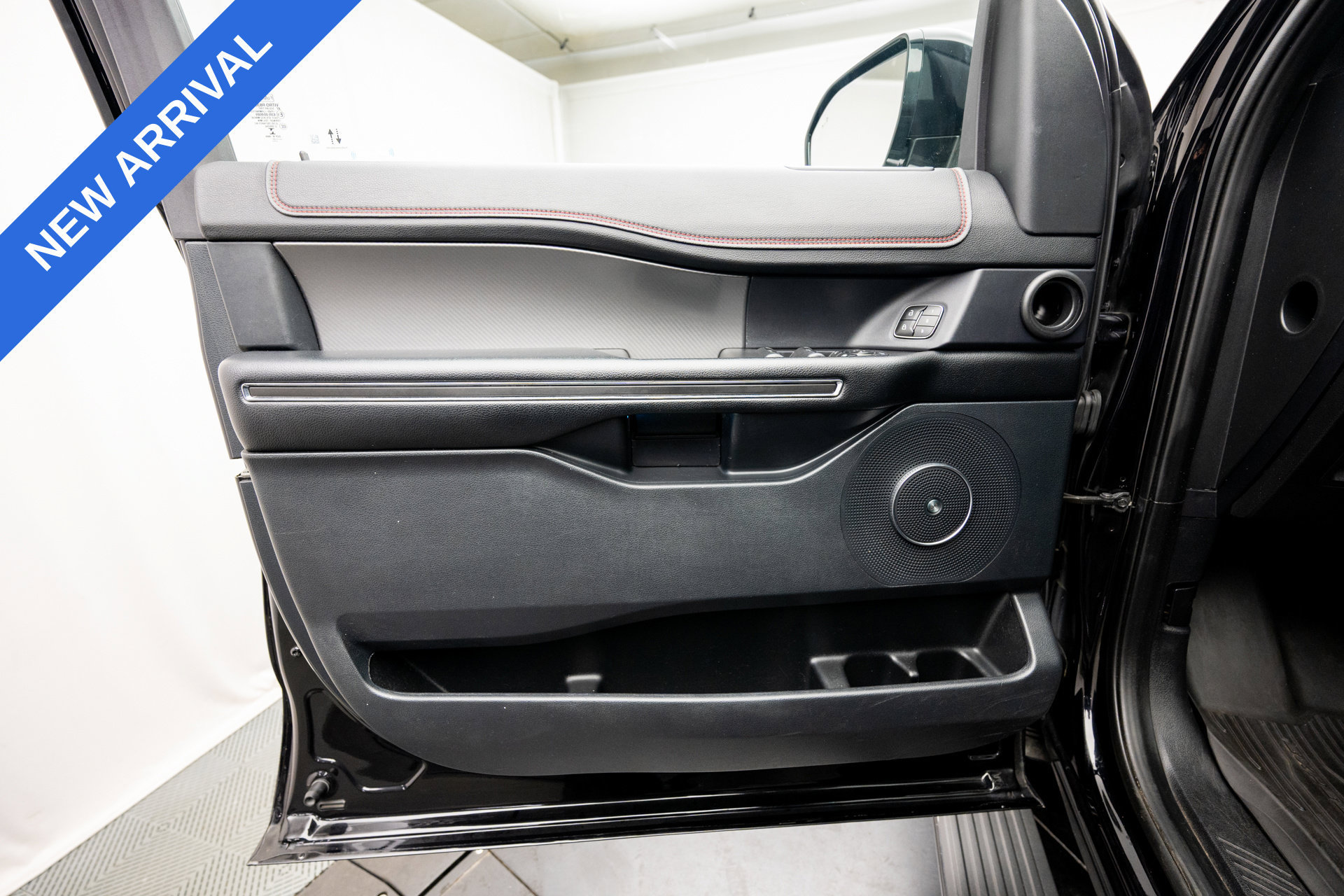 Used 2021 Ford Expedition Limited AWD/4WD image 33