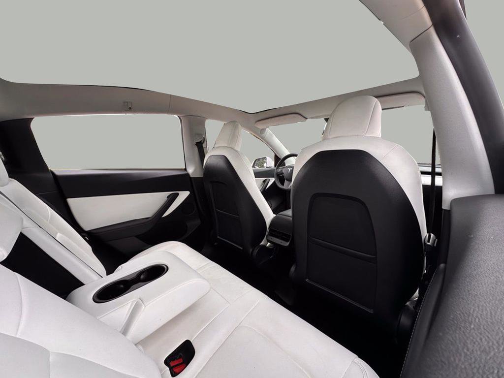 Used 2021 Tesla Model Y Long Range AWD/4WD image 18