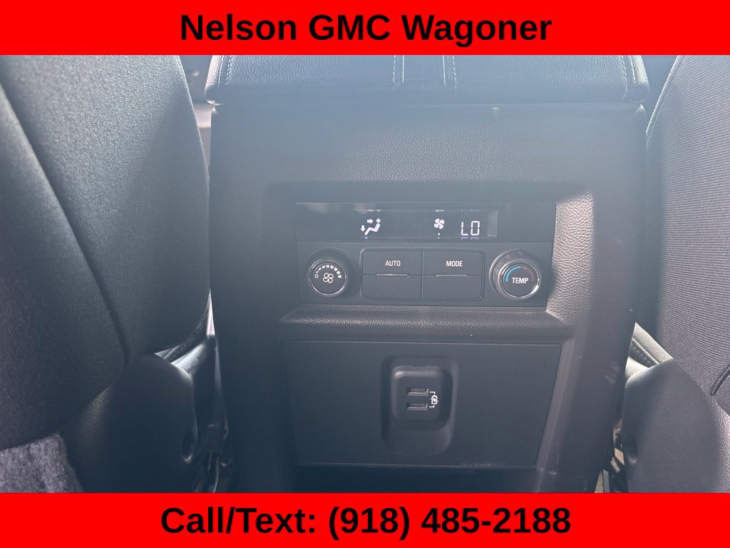 Used 2022 Chevrolet Traverse LT FWD image 20