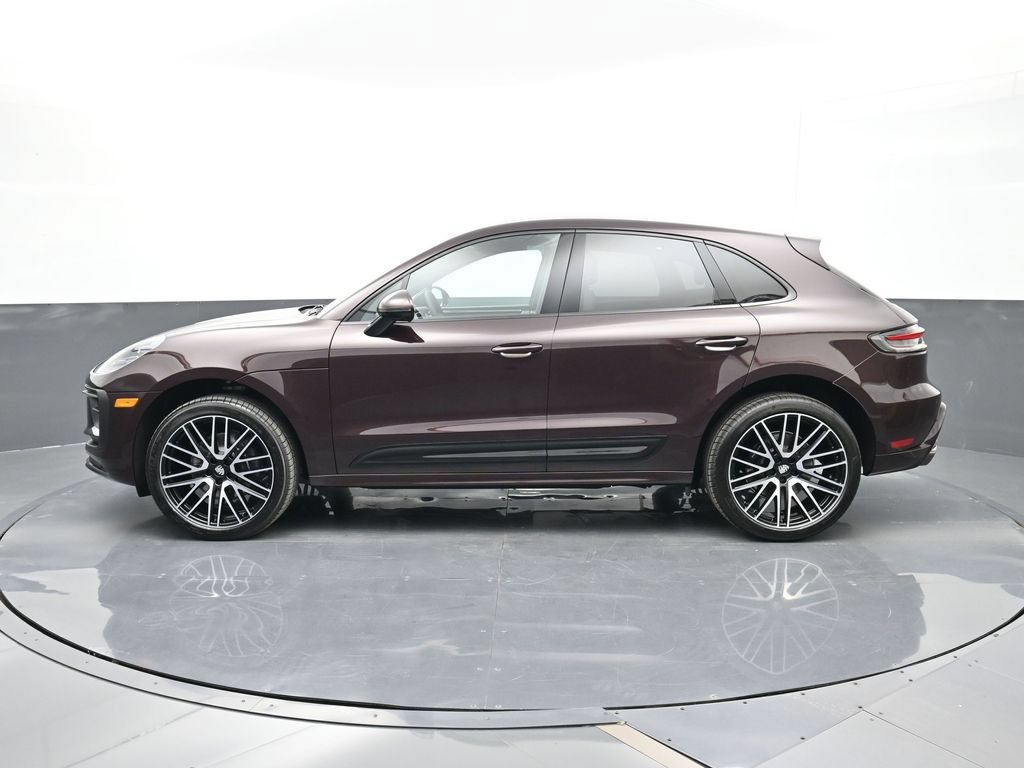 Certified 2026 Porsche Macan AWD/4WD image 2
