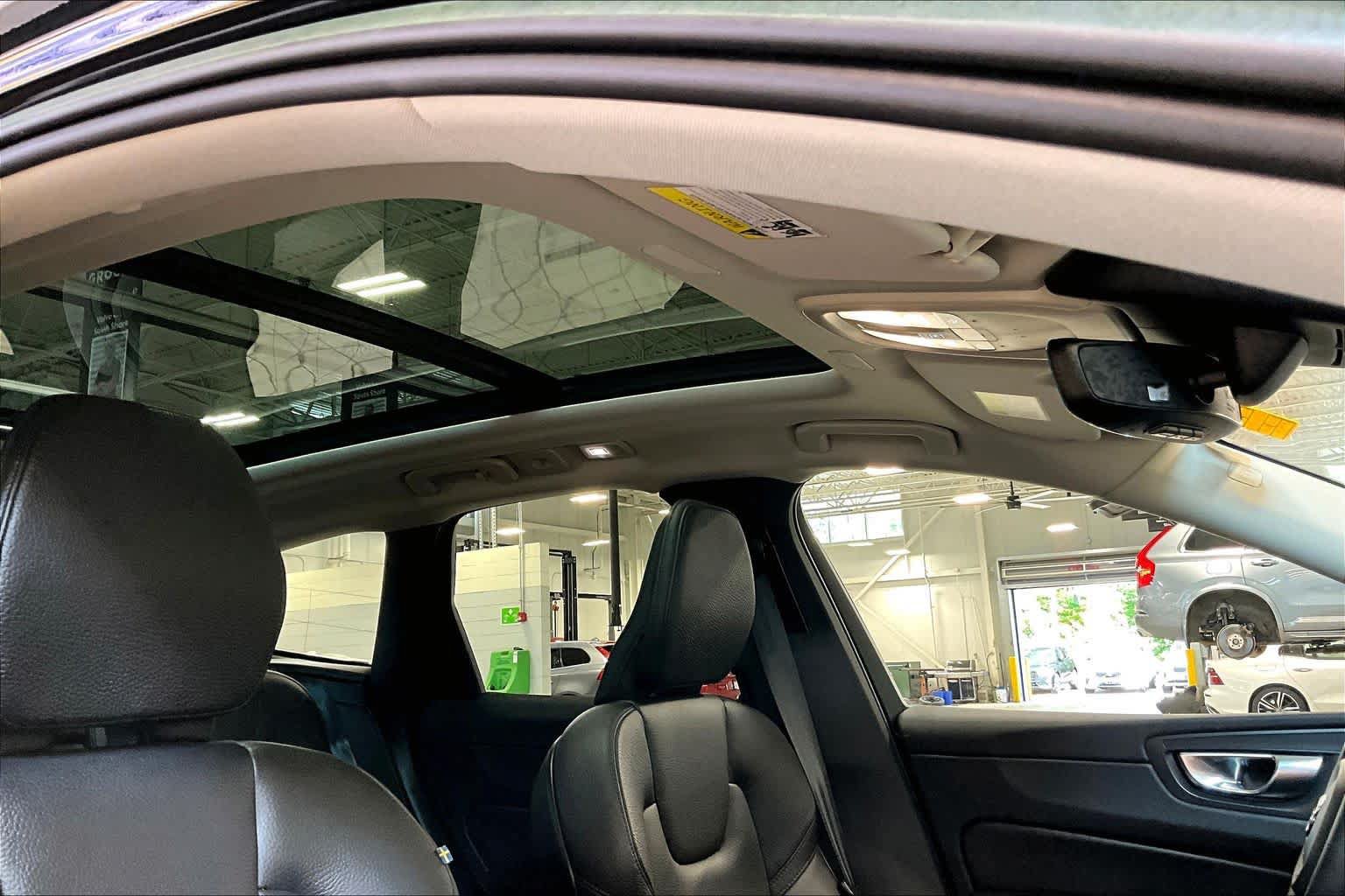 Certified 2023 Volvo XC60 B5 Plus w/ Climate Package AWD/4WD image 14