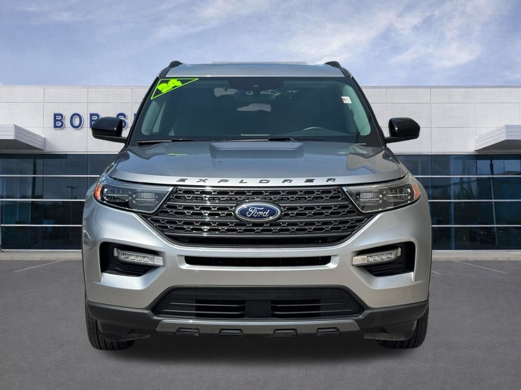 Used 2024 Ford Explorer XLT w/ Equipment Group 202A AWD/4WD image 42
