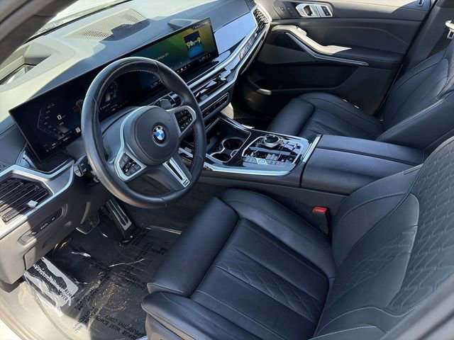 Used 2025 BMW X7 M60i image 19