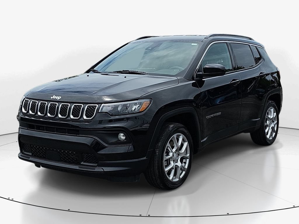 Used 2023 Jeep Compass Latitude AWD/4WD image 11