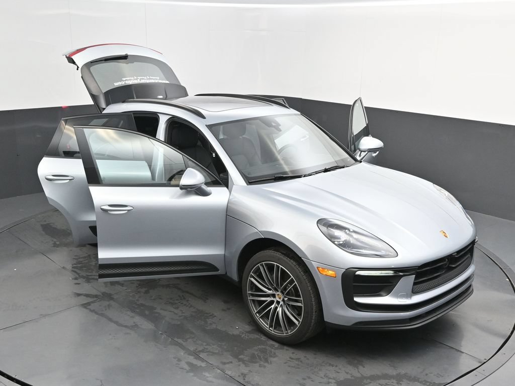 Certified 2026 Porsche Macan AWD/4WD image 42