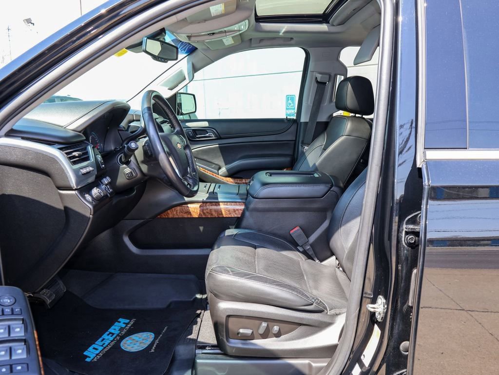 Used 2020 Chevrolet Tahoe Premier w/ Premier 6.2L Value Package image 14