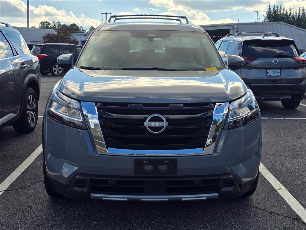 Used 2024 Nissan Pathfinder Platinum w/ Cargo Package AWD/4WD image 10