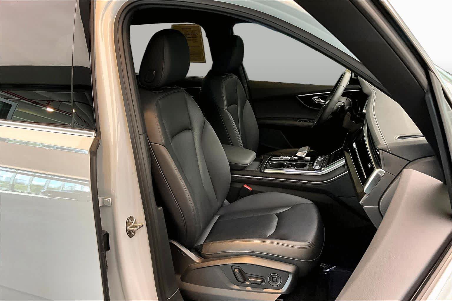 Used 2023 Audi Q7 2.0T Premium Plus w/ Premium Plus Package AWD/4WD image 9