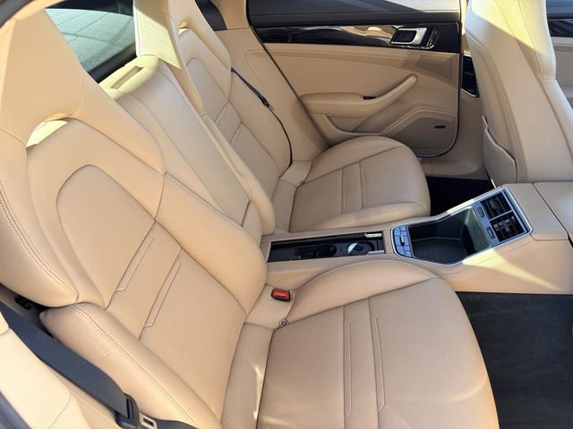 Used 2018 Porsche Panamera RWD image 21