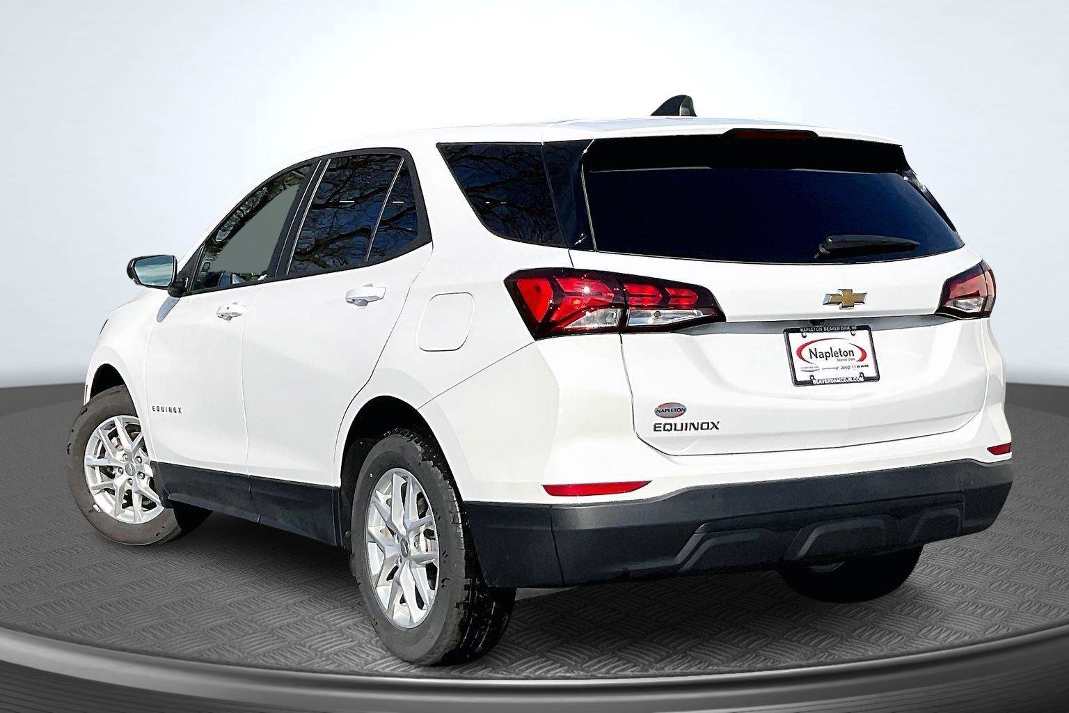 Used 2024 Chevrolet Equinox LS w/ LS Convenience Package FWD image 14