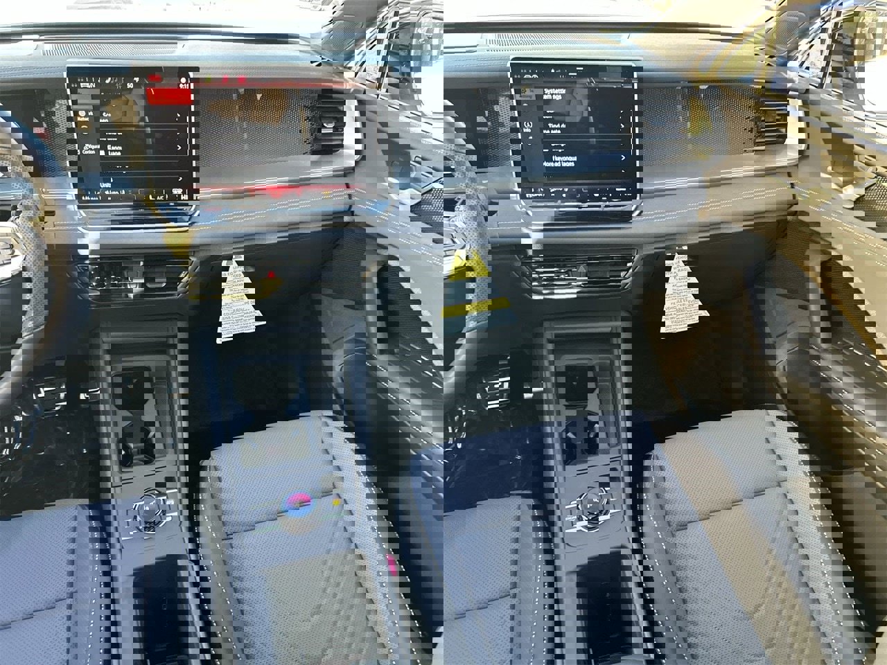 New 2026 Volkswagen Tiguan SE R-Line image 12