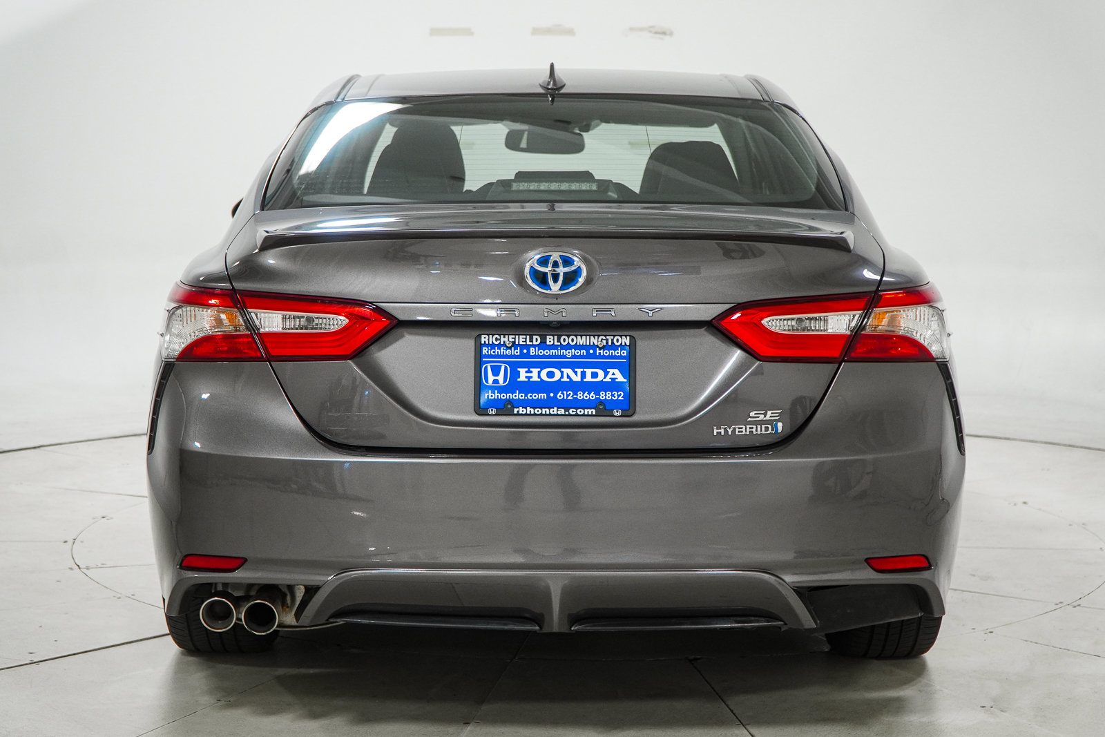 Used 2019 Toyota Camry SE w/ Audio Package FWD image 9