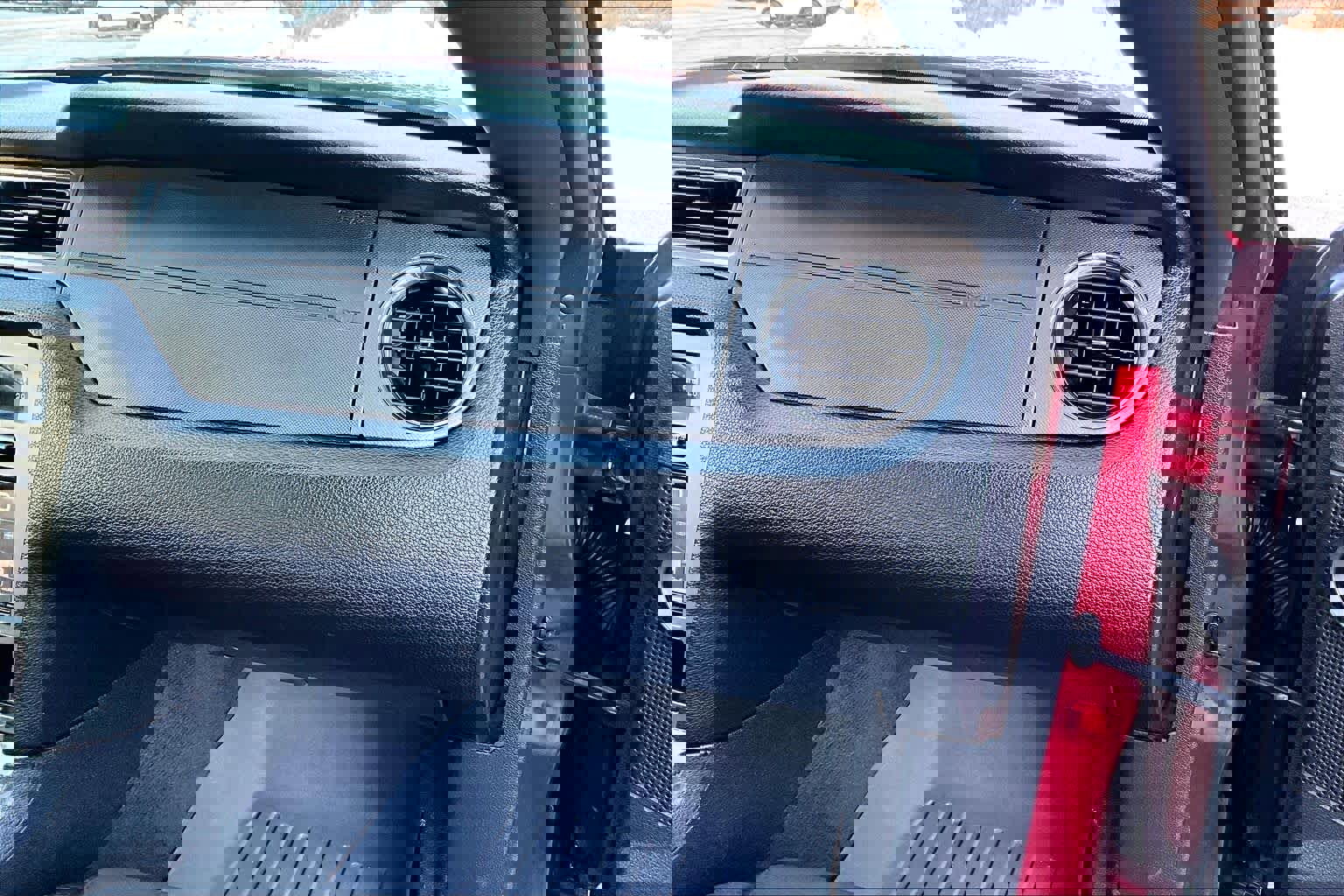 Used 2014 Ford Mustang GT image 17