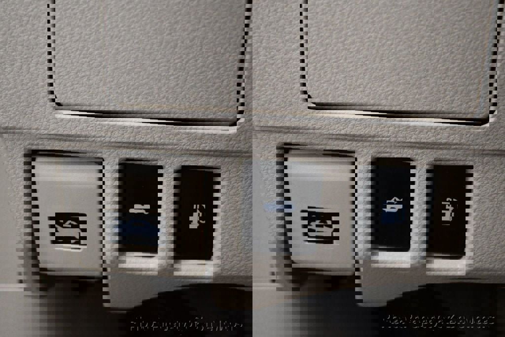 Used 2013 Lexus ES 300h image 35