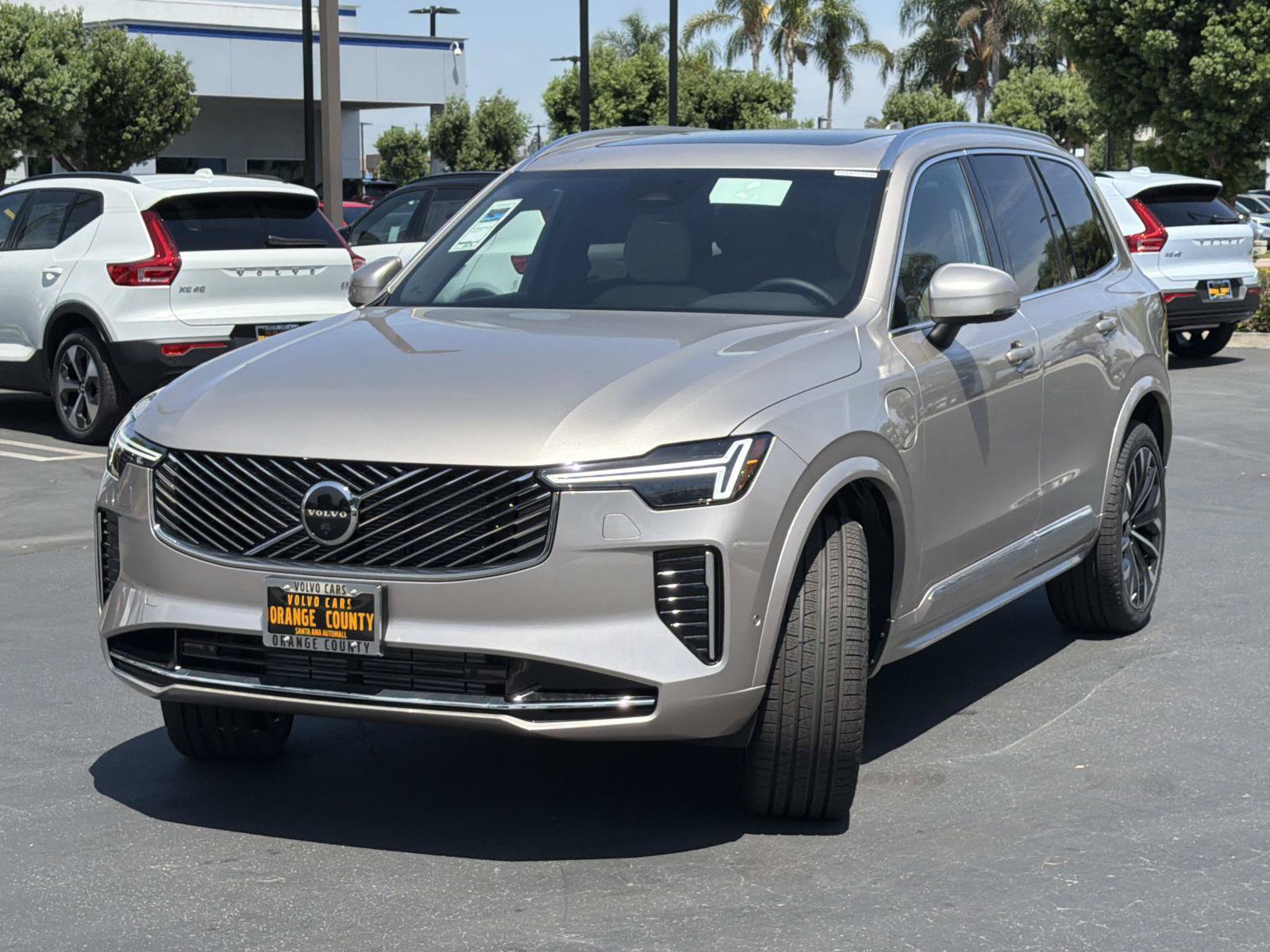 New 2026 Volvo XC90 T8 Plus AWD/4WD image 3