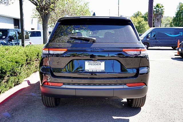 New 2026 Jeep Grand Cherokee Limited w/ Limited Altitude Package AWD/4WD image 10