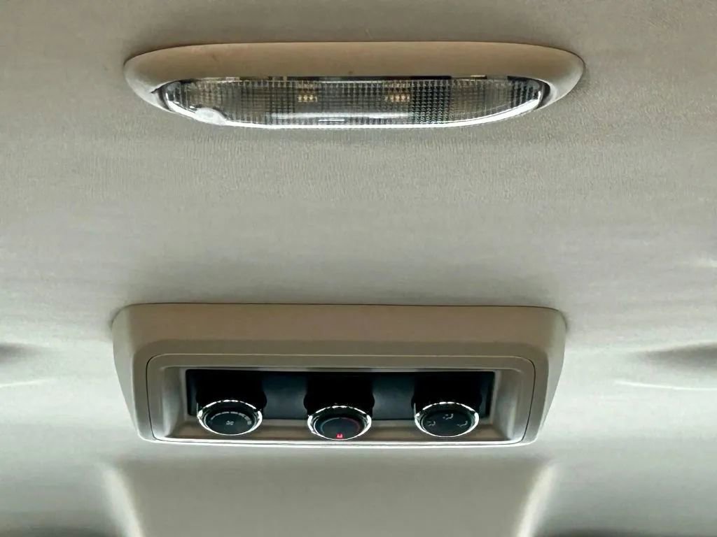 Used 2018 Dodge Journey SXT w/ Premium Group image 27