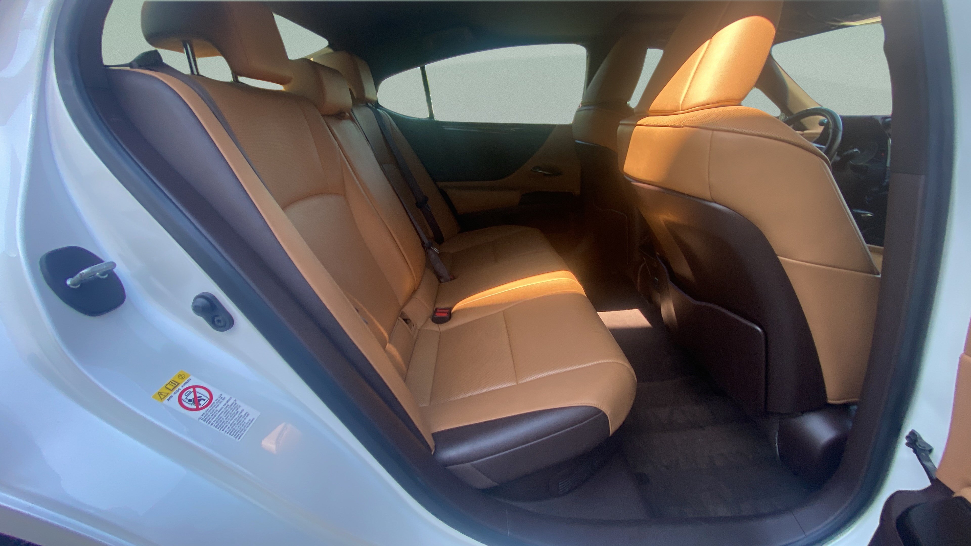 Used 2019 Lexus ES 300h w/ Premium Package FWD image 18