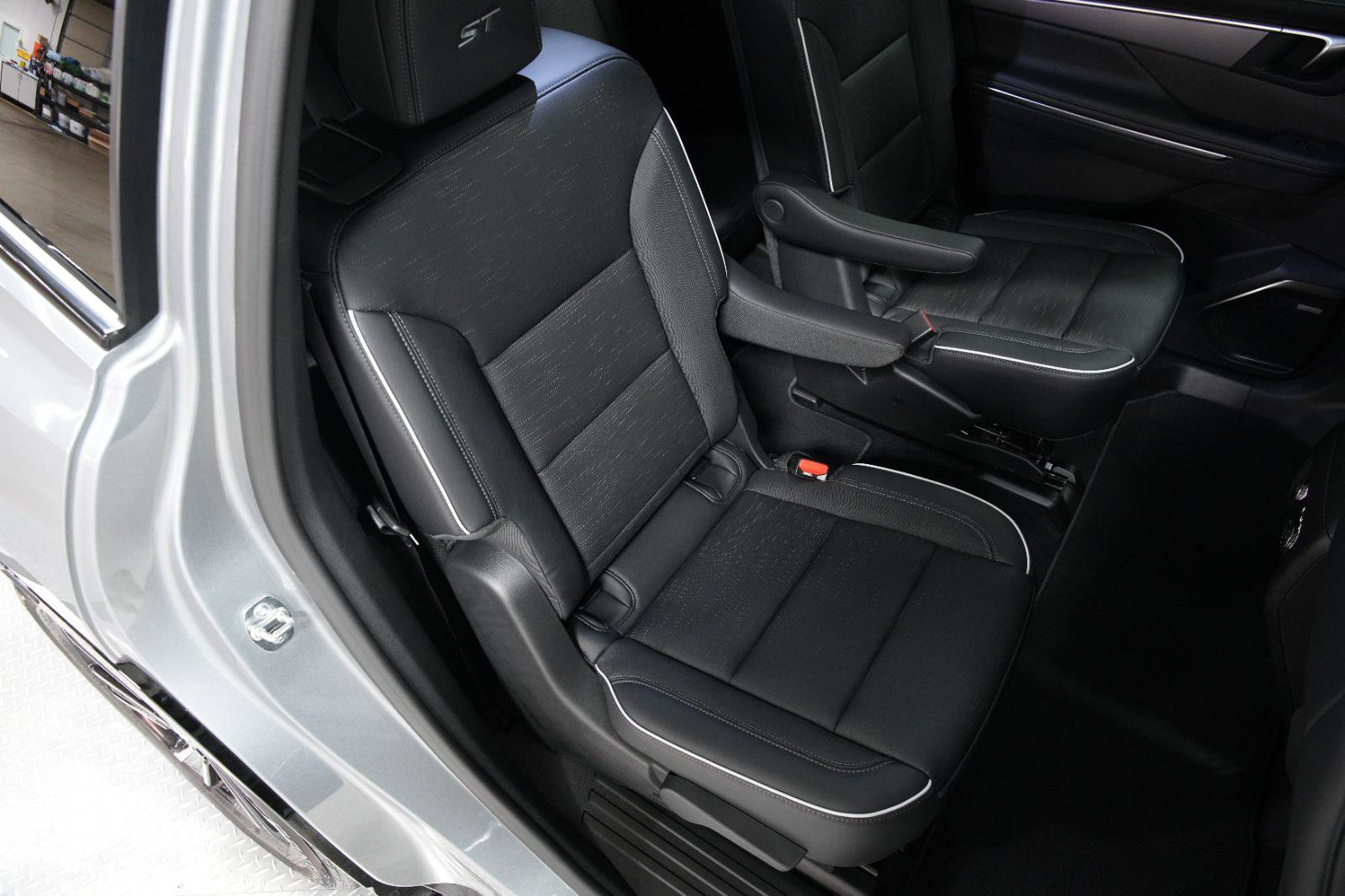 New 2026 Buick Enclave Sport Touring image 17