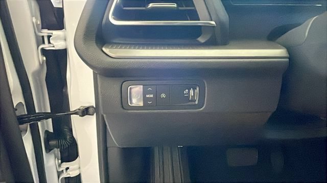 New 2026 Chevrolet Traverse LT w/ LPO, Floor Liner Package FWD image 24