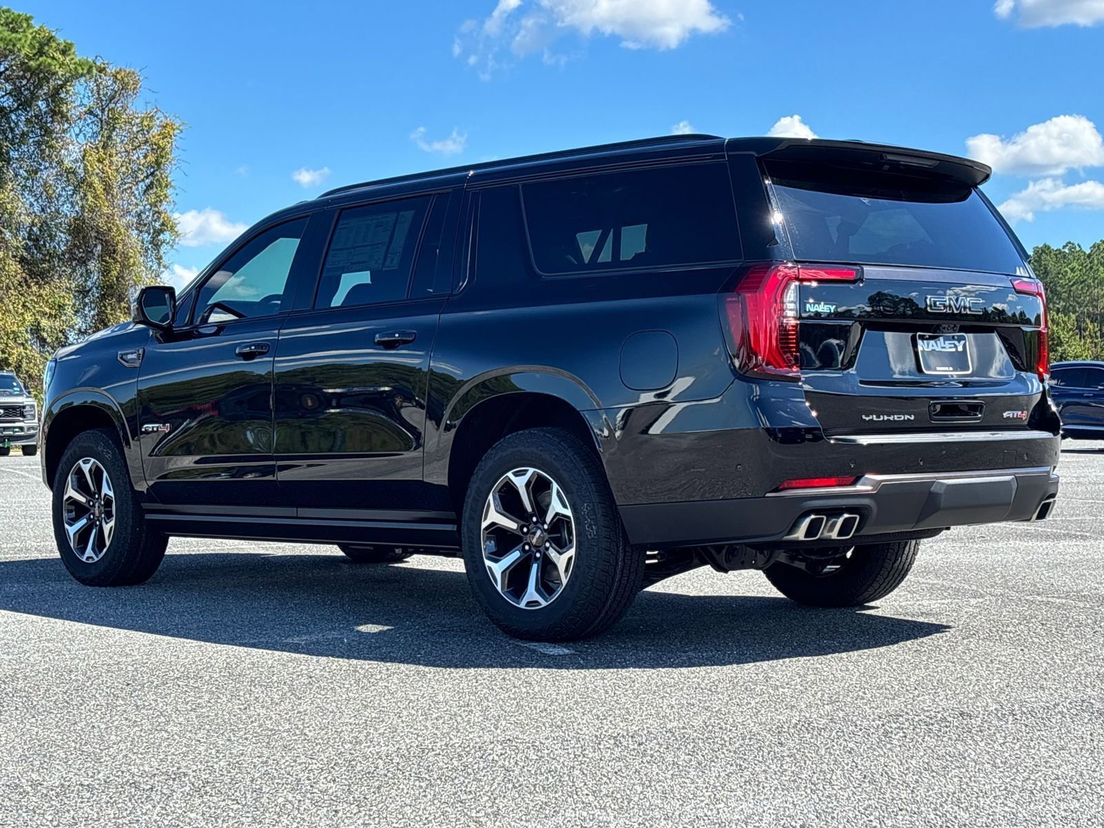 New 2026 GMC Yukon XL AT4 Ultimate w/ LPO, Illumination Package image 34