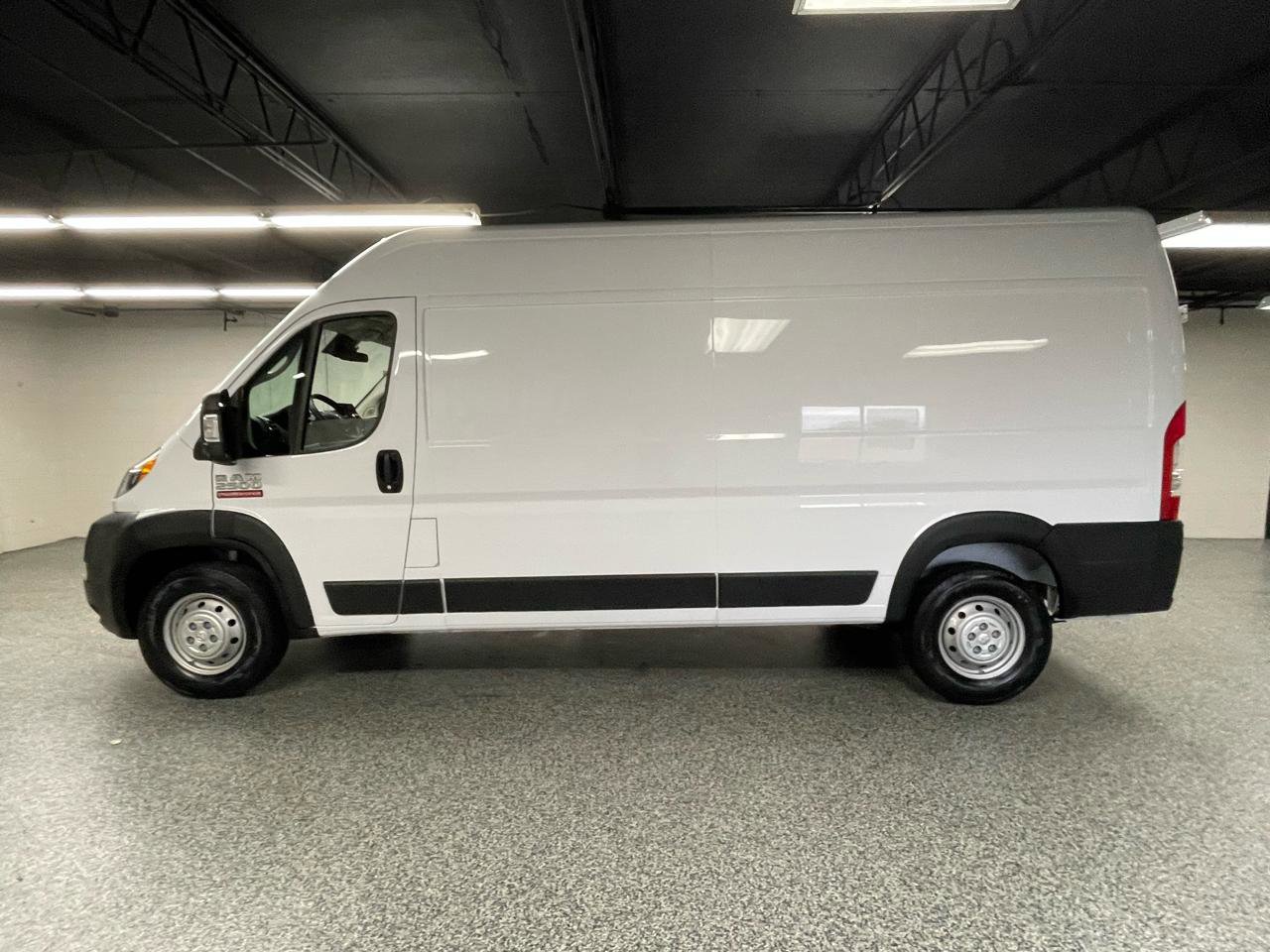 Used 2022 RAM ProMaster 2500 w/ Driver Convenience Group FWD image 9