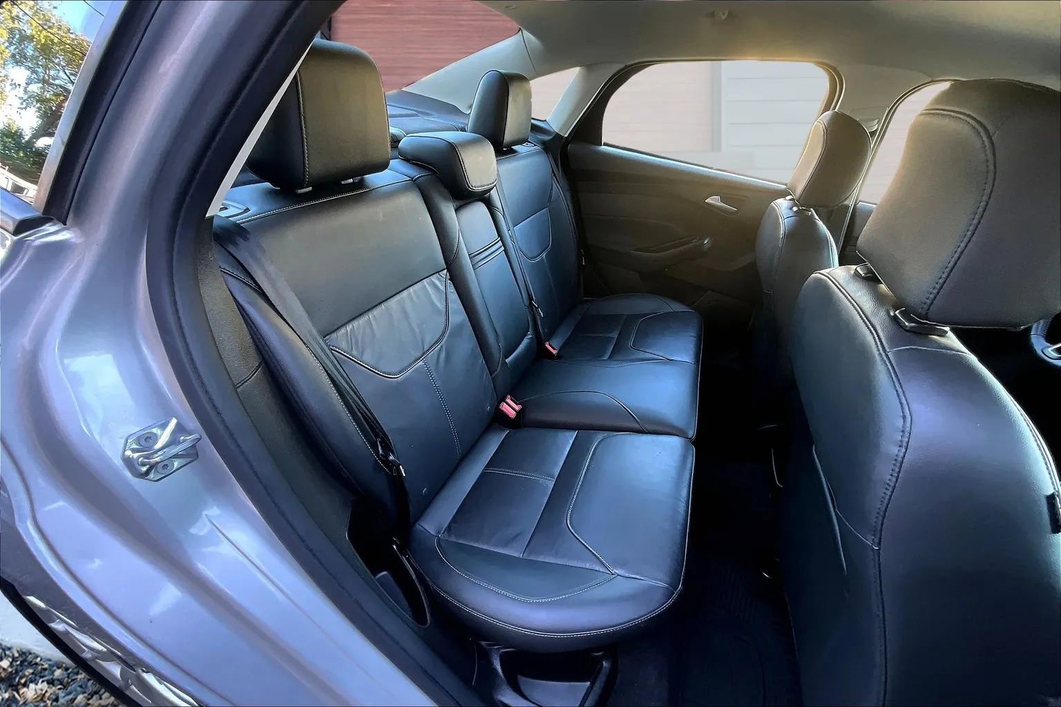 Used 2016 Ford Focus SE w/ Equipment Group 201A image 25